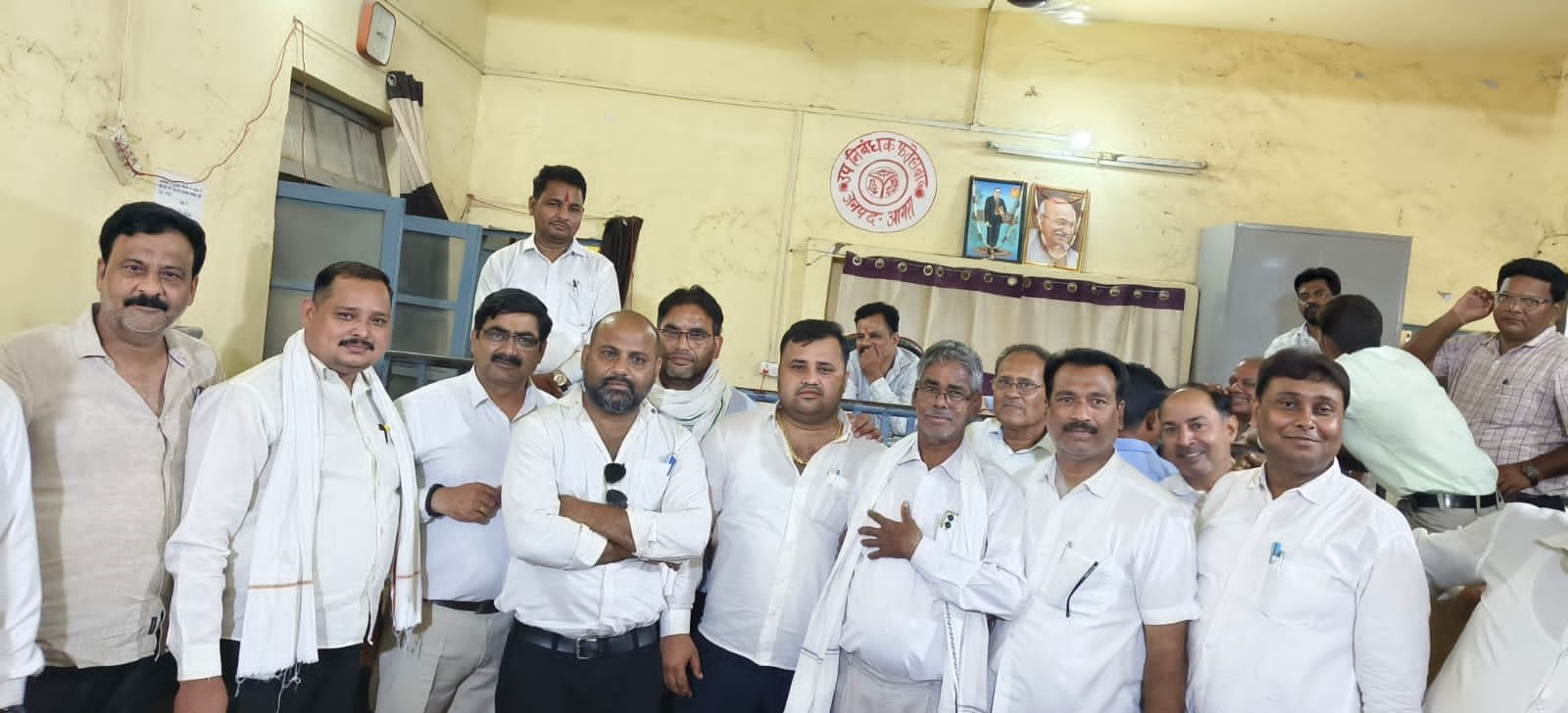 Lawyers and document writers protesting against e-registration system in Fatehabad